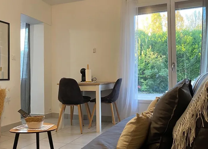 Le Spacieux - T1 Moderne Et Cosy *